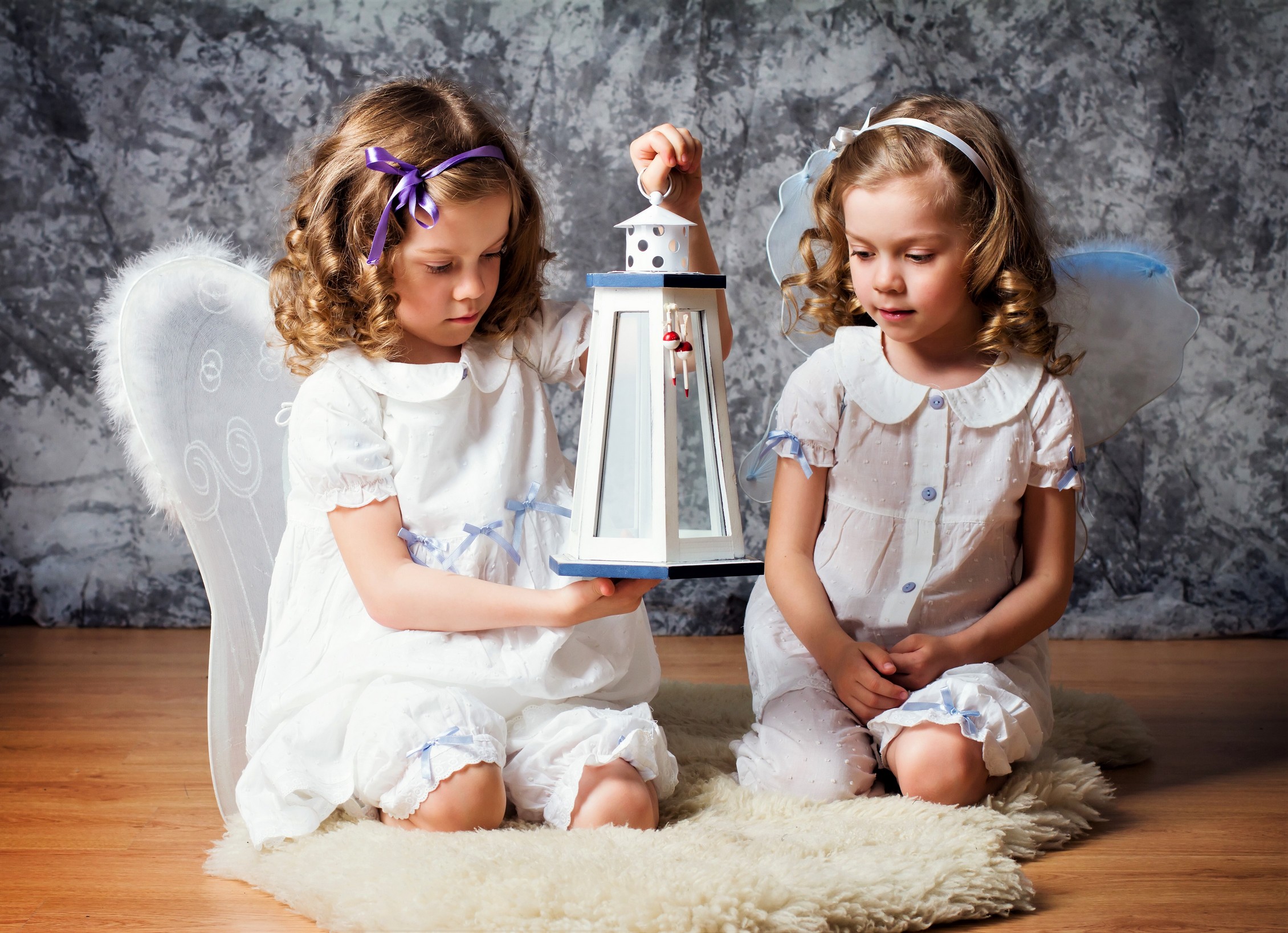 Картина по номерам 40х50 см, 'ДВА АНГЕЛОЧКА С ФОНАРИКОМ ', Х-6665